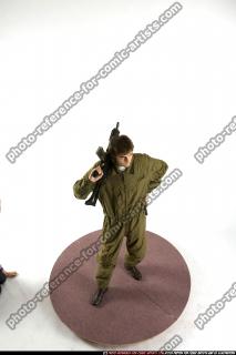 MARCELL-GUARD-POSE-PISTOL-HK