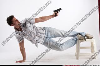 MIDAIR POSE JANISONE MERCENARY PISTOL 02.JPG