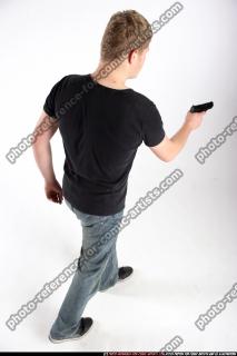 JANISONE-POSE1-PISTOL