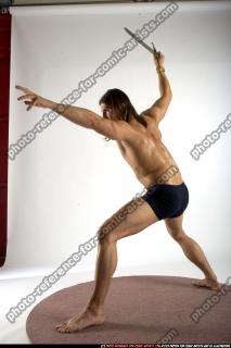 ARION-POSE2-SWORD