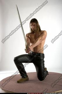 ARION KNEELING SWORD1 02 B.JPG