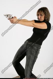 2009 02 WOMAN SHOOTING PISTOL 15.jpg