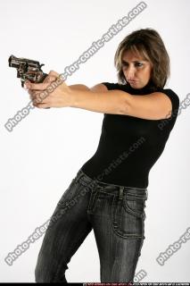 2009 02 WOMAN SHOOTING PISTOL 01.jpg
