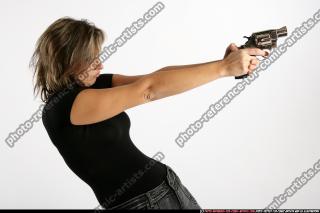2009 02 WOMAN SHOOTING PISTOL 05.jpg