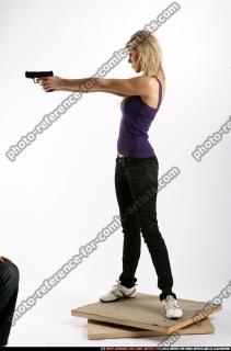 Luisianna-pistol-pose1