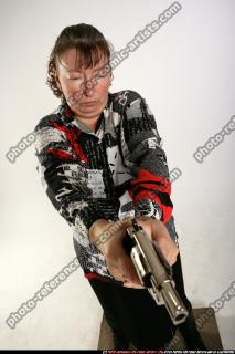 oldwoman-aiming-revolver