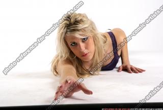 2009 06 BLONDE2 STRETCHING OUT 09.jpg