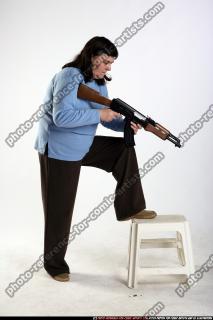 2009 10 BEATA STANDING ON CHAIR AK 00.jpg