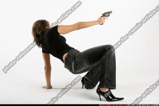 woman-pistol-pose1