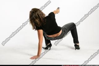 woman-pistol-pose1