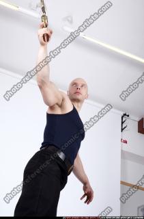 2009 10 RAFAEL PISTOL AIMING SIDE 15.jpg