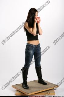 2009 11 JESSICA STANDING DRINKING CUP 01.jpg