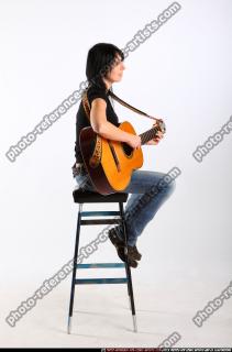 silvia-playing-guitar