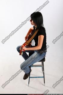 silvia-playing-guitar