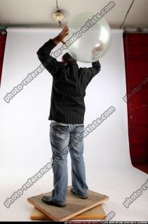 2010 02 DANIEL THROWING BALL1 03 C