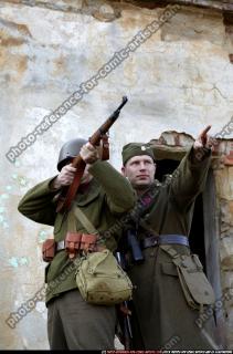 2010 03 WW1 UNIT STANDING AIMING POINTING 04.jpg
