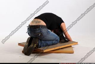 silvia-kneeling-head-down