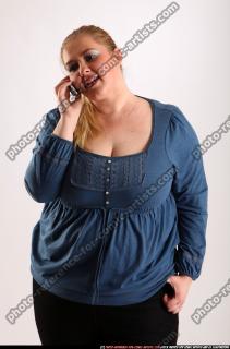 2010 05 BRITNEY STANDING CALLING 00