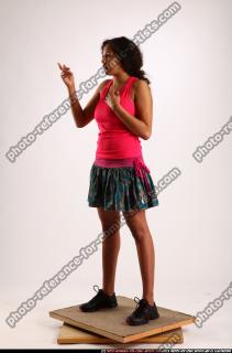 2010 07 ELLIE STANDING EXPLAINING 01