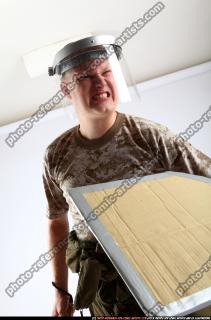 2010 09 JANISONE MERCENARY6 DEFEND POSE 09