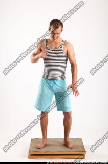 2010 12 FRANKIE PUNCH POSE 00