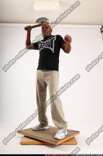 2010 12 GAEL CASAUS SMASHING AXE2 01 C