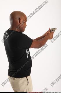 2011 01 GAEL CASAUS AIMING REVOLVER 05