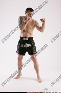 DAREON-KICKBOX-POSE