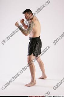 DAREON-KICKBOX-POSE