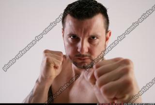 DAREON-KICKBOX-POSE