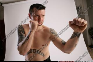 DAREON-KICKBOX-POSE