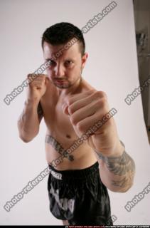 DAREON-KICKBOX-POSE