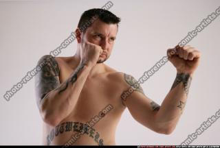 DAREON-KICKBOX-POSE