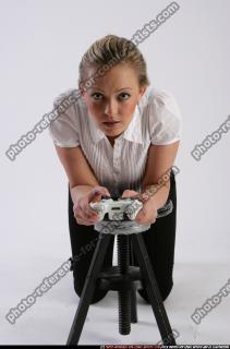 BETHANY_ROBERTS-PLAYING-XBOX