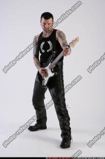 DAREON GUITARIST PLAYING