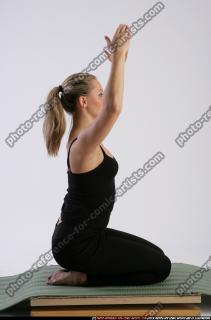 MONICCA_MONICCA PILATES-POSE1