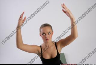 MONICCA_MONICCA PILATES-POSE1