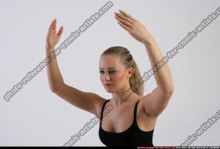 MONICCA_MONICCA PILATES-POSE1