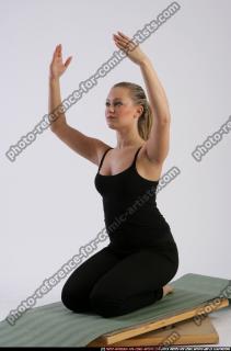 MONICCA_MONICCA PILATES-POSE1