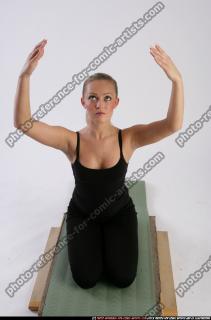 MONICCA_MONICCA PILATES-POSE1