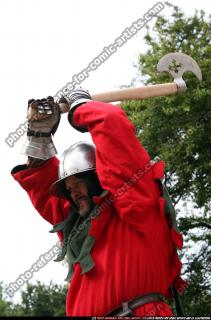 2011 01 MIDDLEAGE KNIGHT1 AXE POSES 02