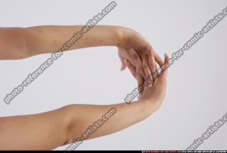 2011 01 HAND FEMALE POSES1 08