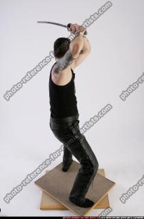 Serdyuk-fighting-katana