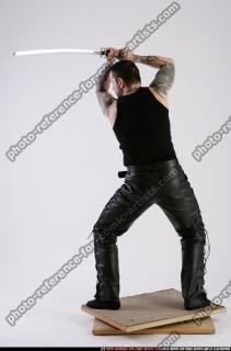 Serdyuk-fighting-katana