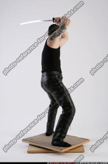 2011 02 SERDYUK STANDING FIGHTING KATANA 05 B