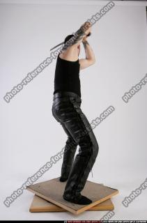 2011 02 SERDYUK STANDING FIGHTING KATANA 05 C