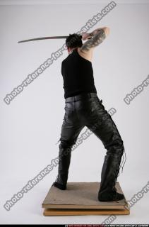 2011 02 SERDYUK STANDING FIGHTING KATANA 04 C