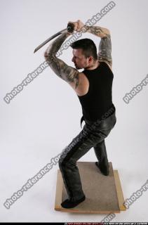 2011 02 SERDYUK STANDING FIGHTING KATANA 02 A