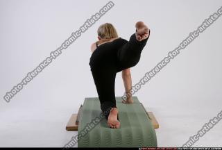 MONICCA_MONICCA PILATES-POSE2