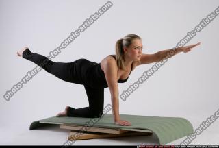 2011 02 MONICCA PILATES POSE2 05
